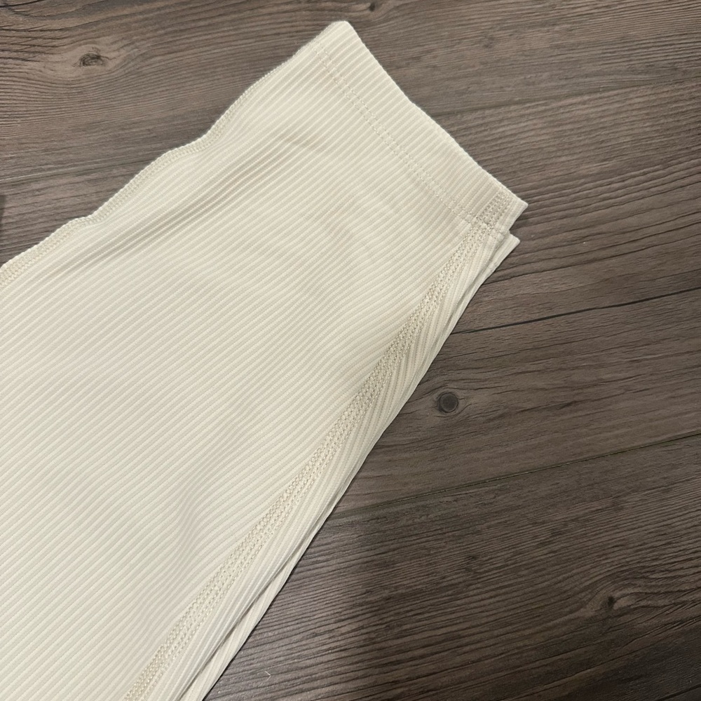 Old Navy Active Powersoft Leggings - Picture 2 of 8
